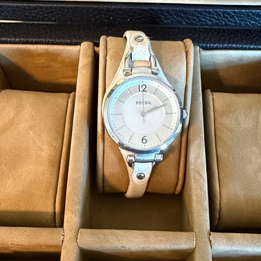 Fossil White Leather Strap Watch